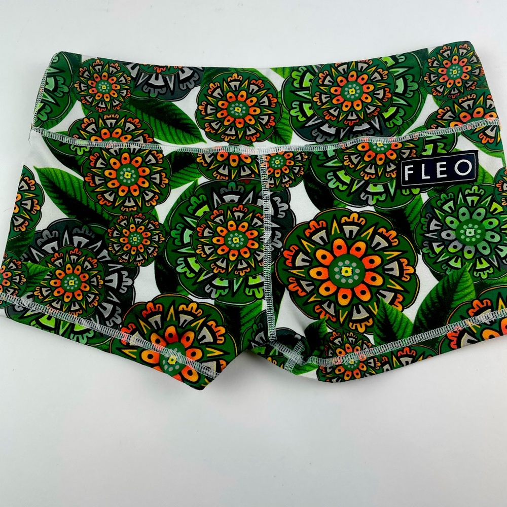 Fleo Manders Mandala original medium shorts